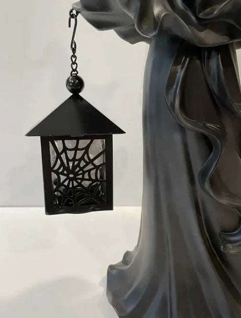 ScaryWitch™ Zwarte heks met lantaarn | TIJDELIJK 50% KORTING
